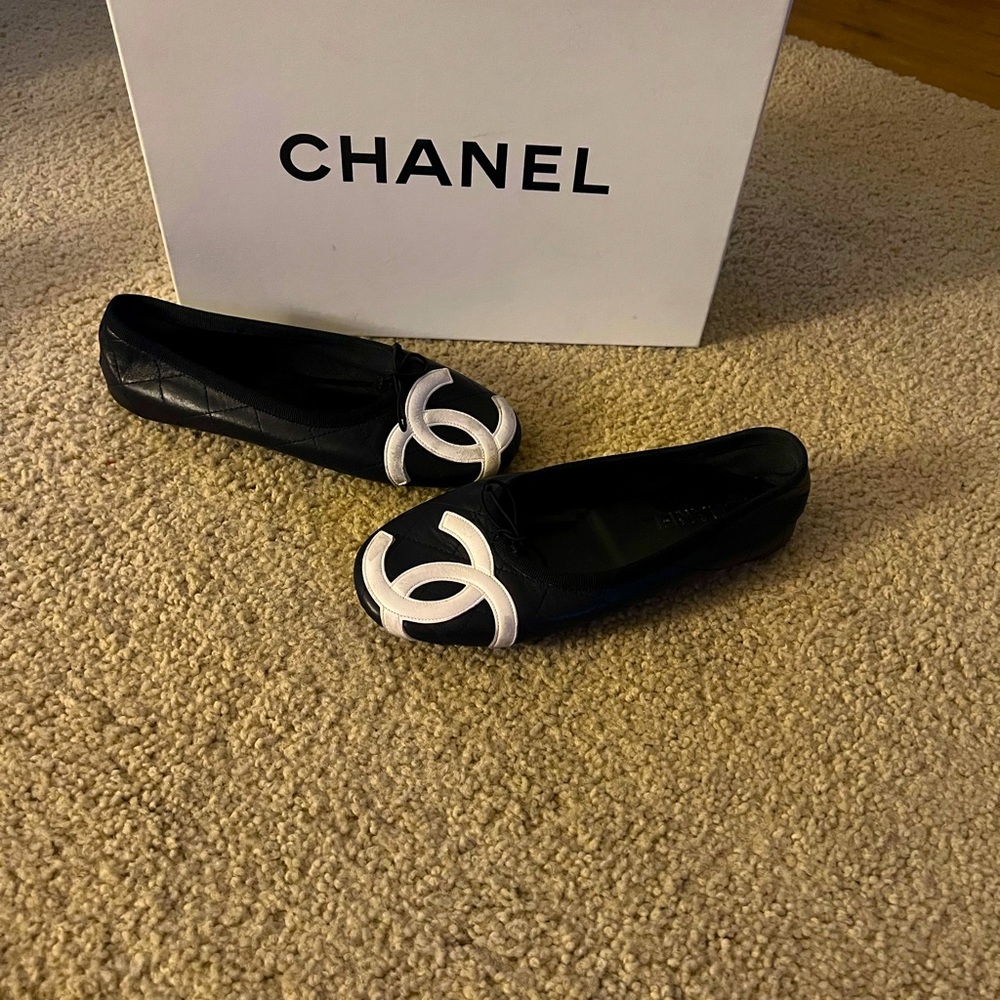 Authentic Chanel Flats Size 37